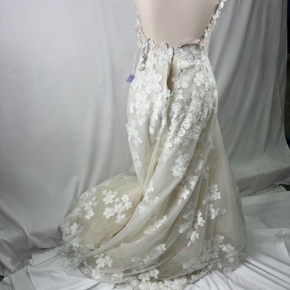 mira zwillinger Mira Zwillinger Wedding Gown - Picture 6 of 7